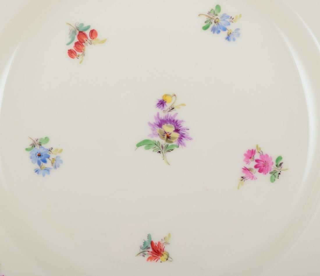 Meissen, Germany. A set of five deep dinner plates in porcelain. Approx. 1920s/30s. - 7