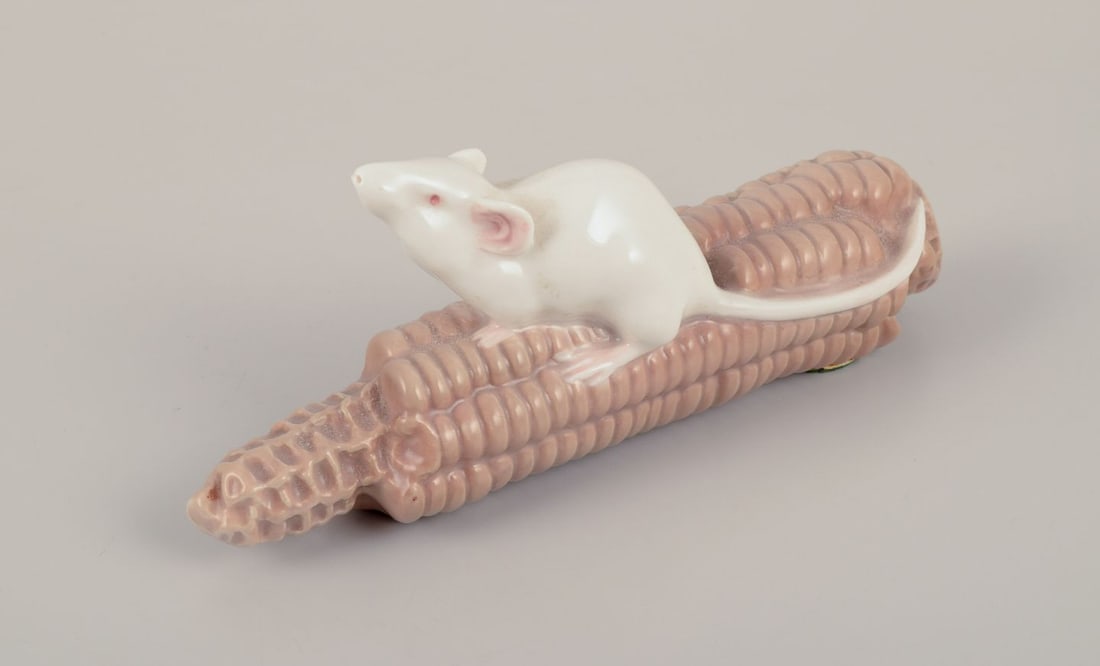 Royal Copenhagen, Denmark. Porcelain figurine of a mouse on a corn cob. Approx. 1910 - 3