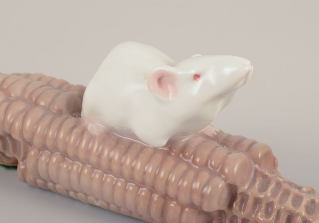 Royal Copenhagen, Denmark. Porcelain figurine of a mouse on a corn cob. Approx. 1910 - 5
