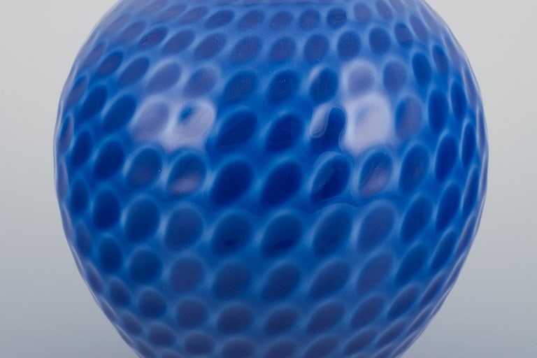 Maria Torstensson for Royal Copenhagen, porcelain vase with glaze in blue shades. Drop-shaped - 4