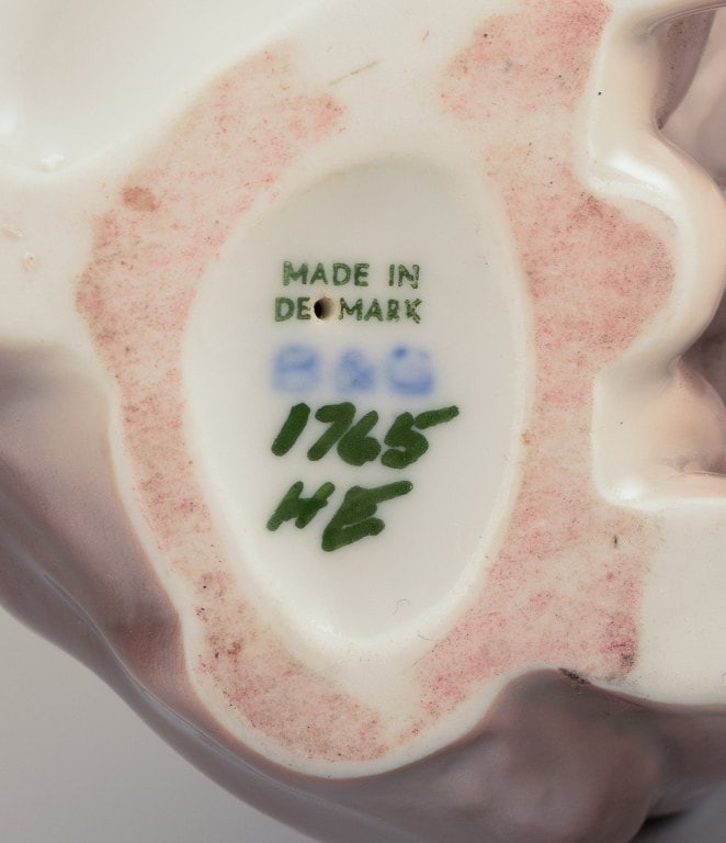 Bing & Grøndahl porcelain figurine of a standing German Shepherd. - 7