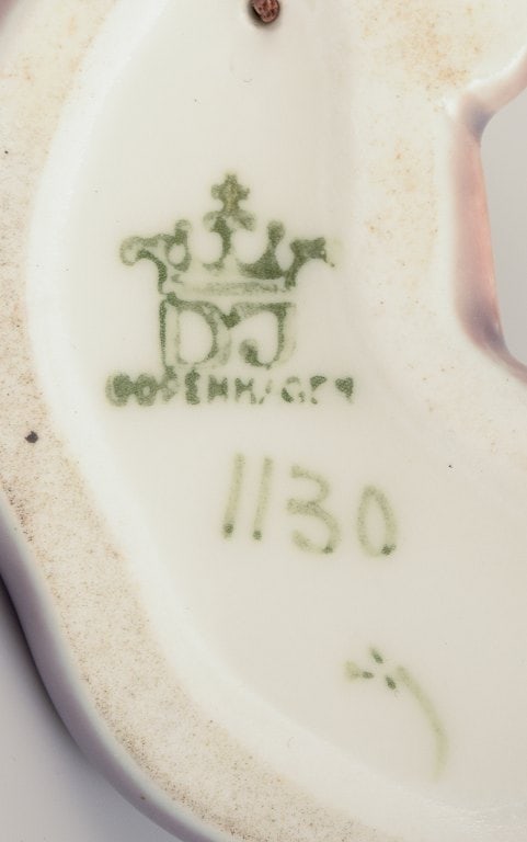 Dahl Jensen, porcelain figurine of a reclining German Shepherd. - 7