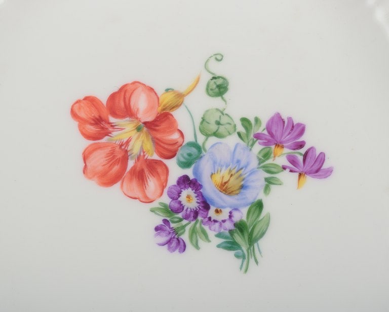 Royal Copenhagen Saxon Flower. Porcelain bowl. Hand-painted with polychrome flowers. Gold rim. - 4