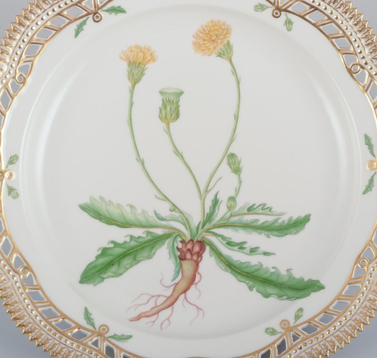 Royal Copenhagen Flora Danica. Large open lace porcelain dish. Hand-painted with a dandelion motif. - 3