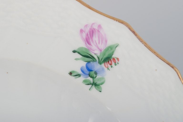 Royal Copenhagen Saxon Flower. Six dinner plates in porcelain. Hand-painted with polychrome flowers. - 6