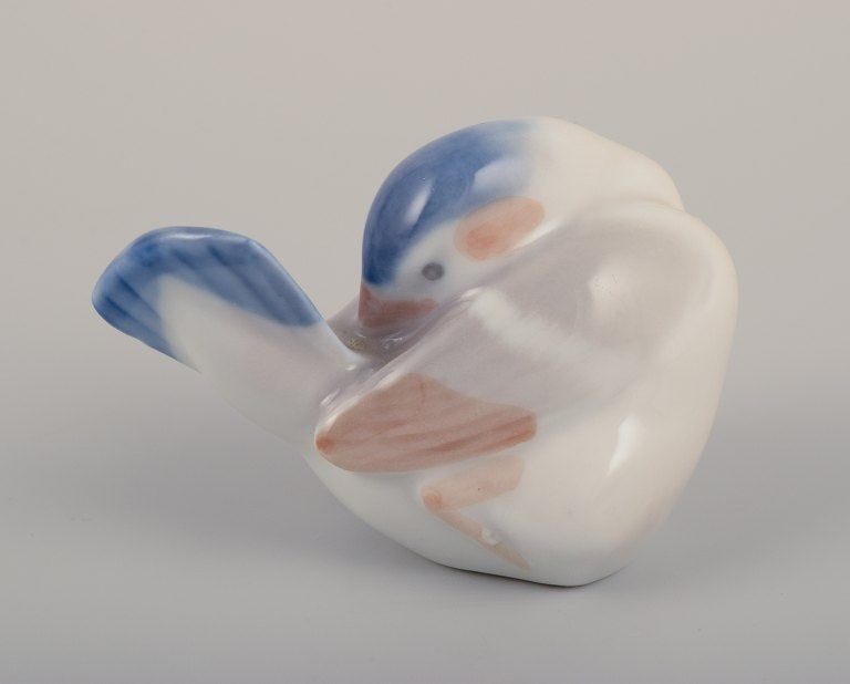 Royal Copenhagen porcelain figurine of a finch. - 4