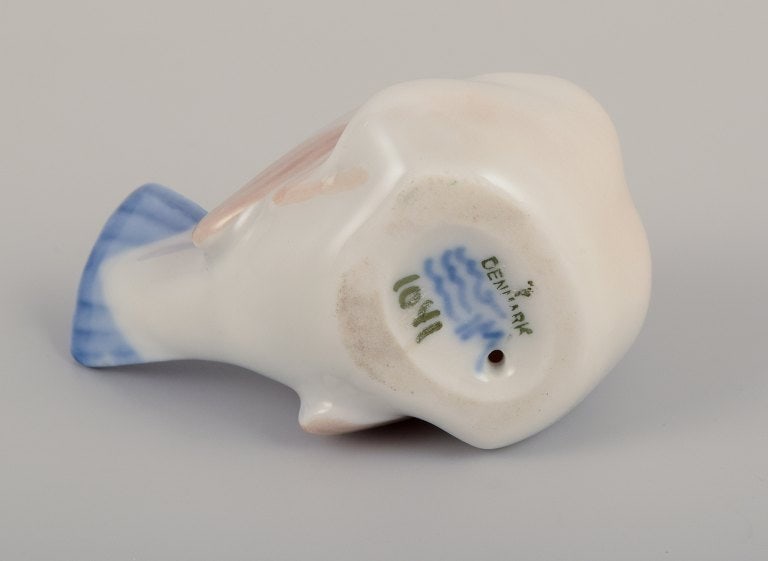 Royal Copenhagen porcelain figurine of a finch. - 5