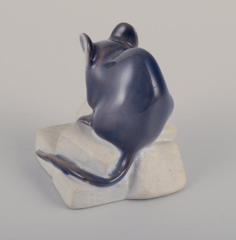Royal Copenhagen porcelain figurine of a mouse. - 6
