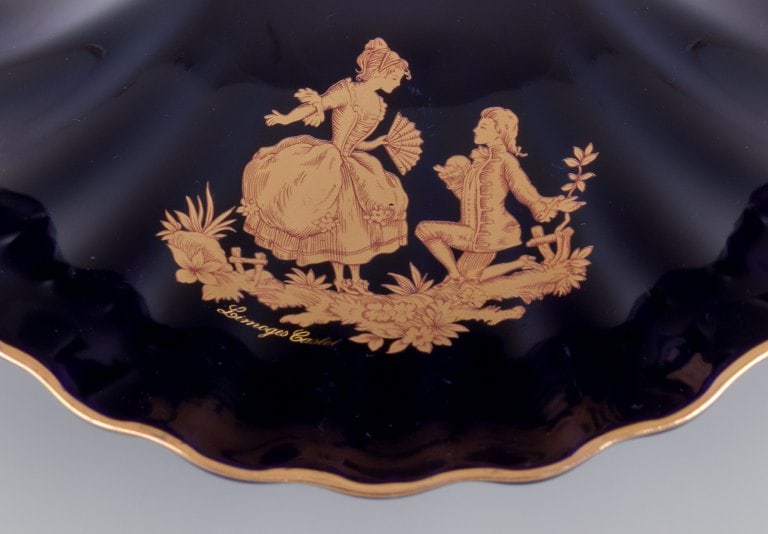 Limoges, France. Three bowls in porcelain decorated with 22-karat gold leaf and beautiful royal blue - 3