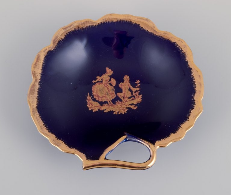 Limoges, France. Three bowls in porcelain decorated with 22-karat gold leaf and beautiful royal blue - 4