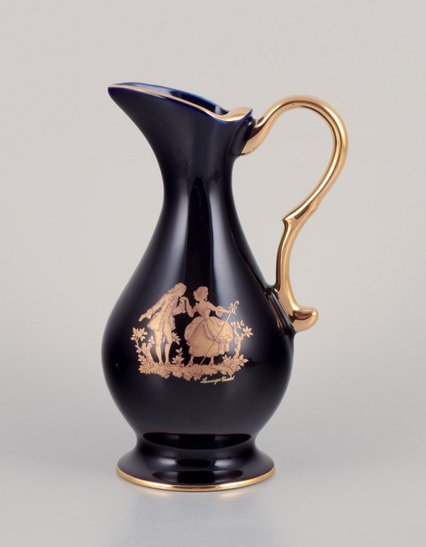 Limoges, France. Three pitchers and a vase in porcelain decorated with 22-karat gold leaf. Beautiful - 2