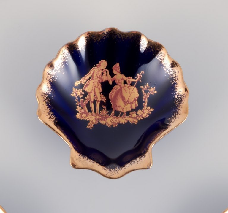 Limoges, France. Five small pieces of porcelain decorated with 22-karat gold leaf. Beautiful royal - 4
