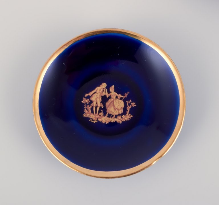 Limoges, France. Five small pieces of porcelain decorated with 22-karat gold leaf. Beautiful royal - 5