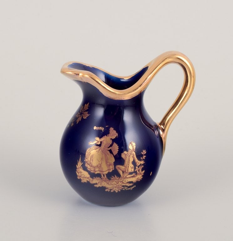 Limoges, France. Five pieces of miniature porcelain decorated with 22-karat gold leaf and beautiful - 4