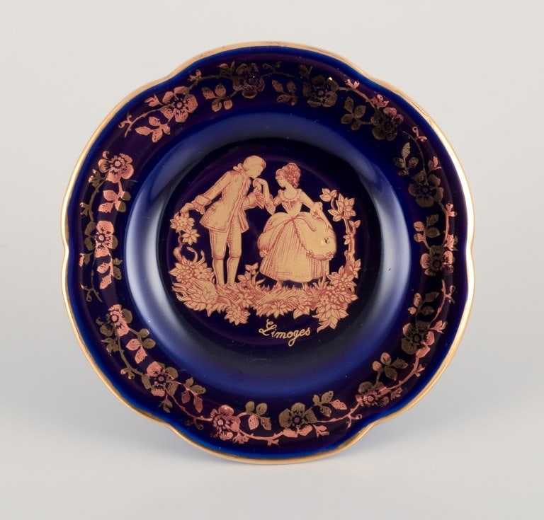 Limoges, France. Four pieces of miniature porcelain decorated with 22-karat gold leaf and beautiful - 2