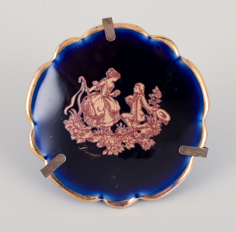 Limoges, France. Four pieces of miniature porcelain decorated with 22-karat gold leaf and beautiful - 5