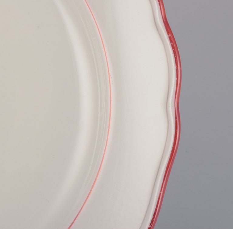 Meissen, Germany. A set of ten plates. Decorated with coral red and gold-colored trim. Art Deco. - 3