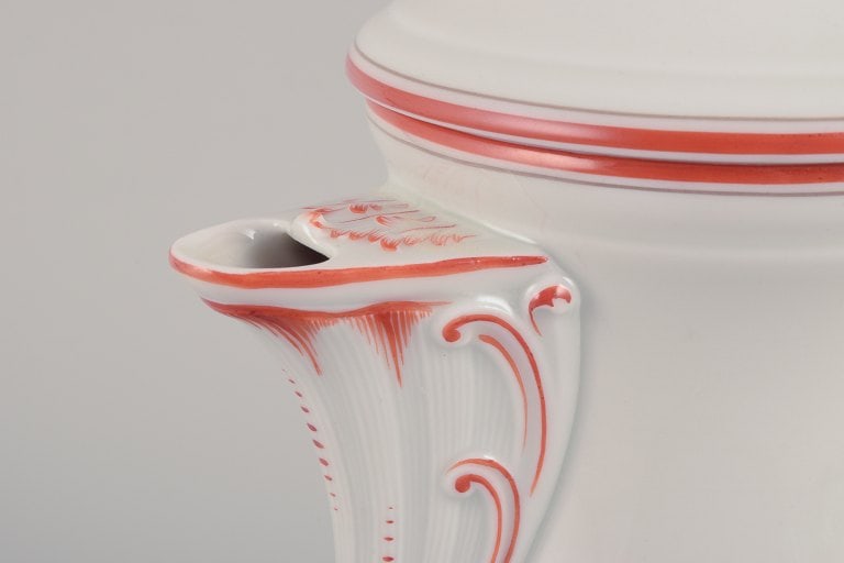 Meissen, Germany. Large coffee pot decorated with coral red and gold-colored trim. Art Deco. - 4