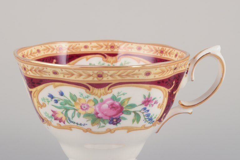 Royal Albert, England. A set of four "Lady Hamilton" coffee cups with saucers. Polychrome floral - 5