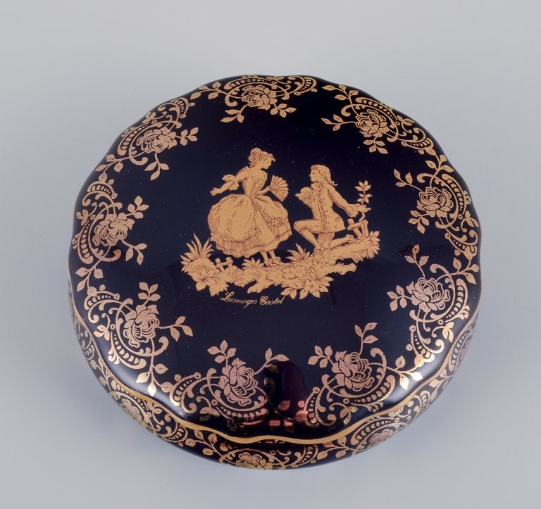 Limoges, France. Two covered jars in porcelain, one oval, decorated with 22-karat gold leaf and - 3
