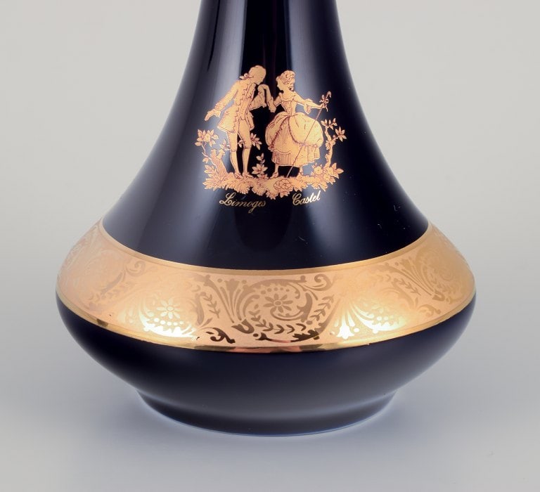 Limoges, France. Three small porcelain vases decorated with 22-karat gold leaf and a beautiful royal - 3