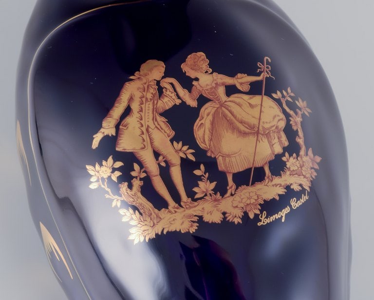 Limoges, France. Two porcelain ducks decorated with 22-karat gold leaf and a beautiful royal blue - 3