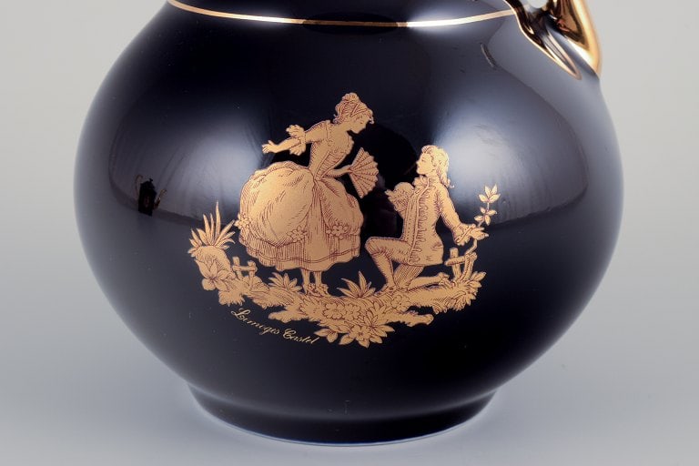 Limoges, France. Miniature Coffee pot and water jug in porcelain, decorated with 22-karat gold leaf - 6