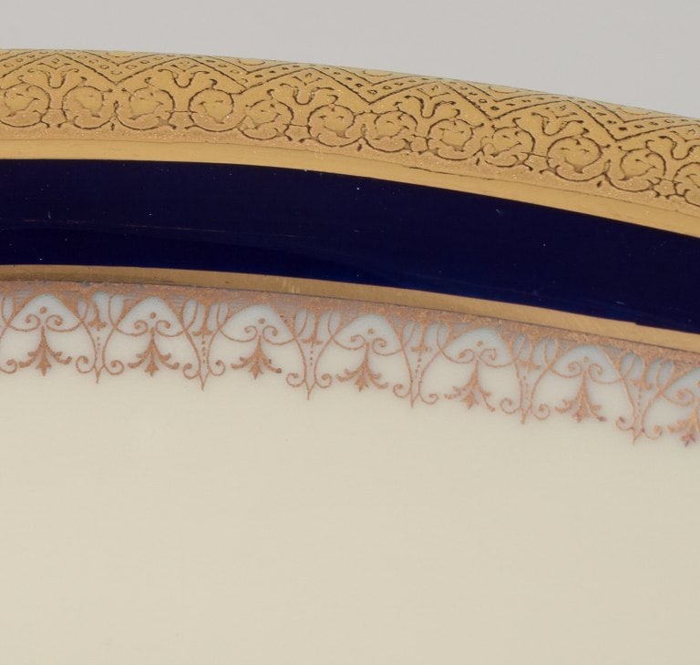 Hutschenreuther, Germany. Two serving platters from the "Margarete" series. Hand-decorated with gold - 7