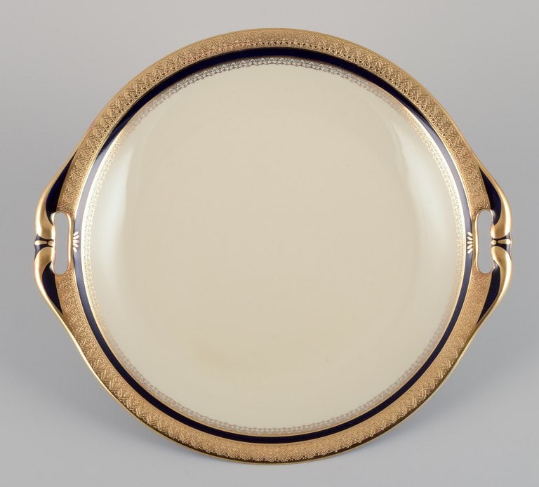 Hutschenreuther, Germany. Two plates and a sauce boat from the "Margarete" series. - 7