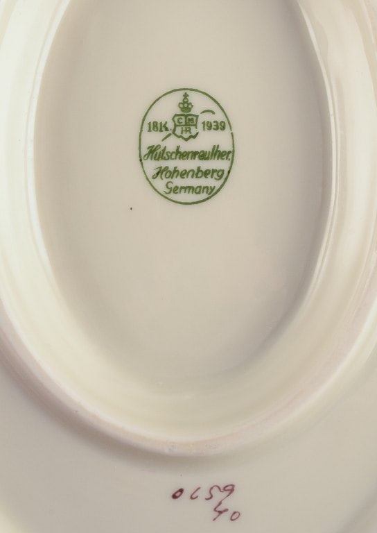 Hutschenreuther, Germany. Two plates and a sauce boat from the "Margarete" series. - 9