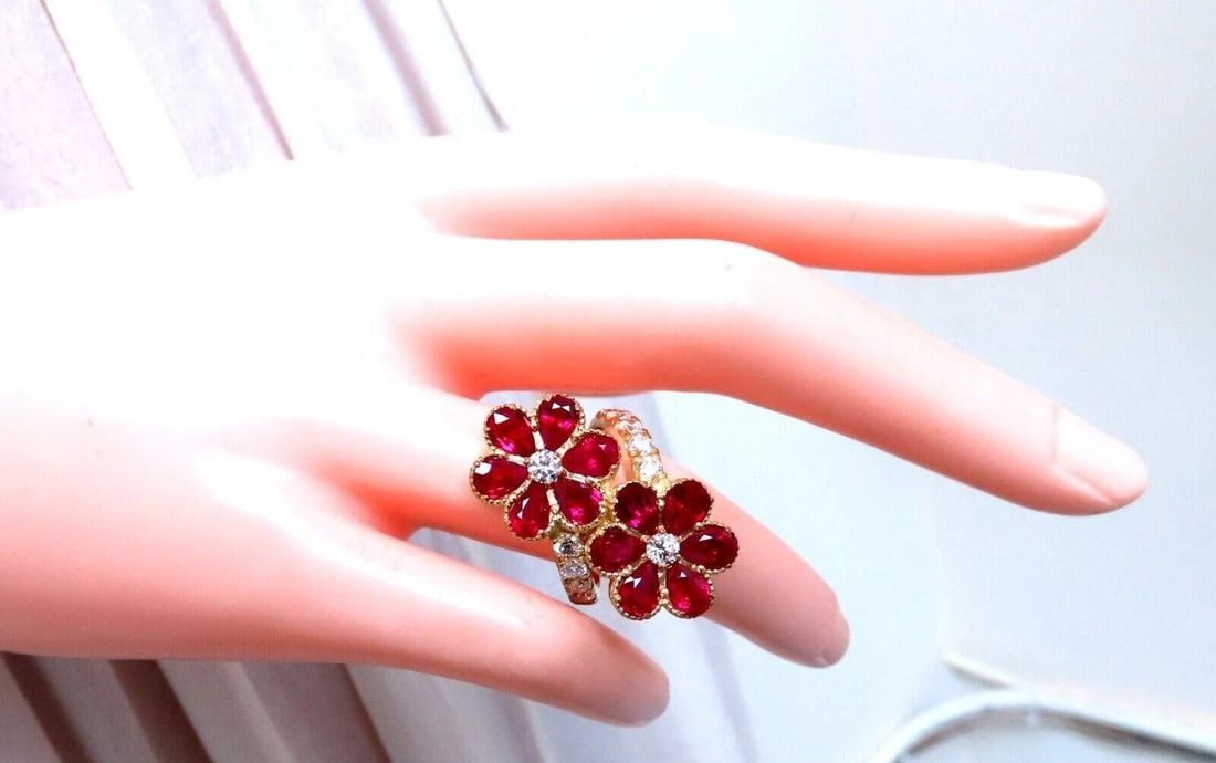 5.20ct Natural Ruby Diamonds Flower Cluster Ring 18kt yellow gold** - 4