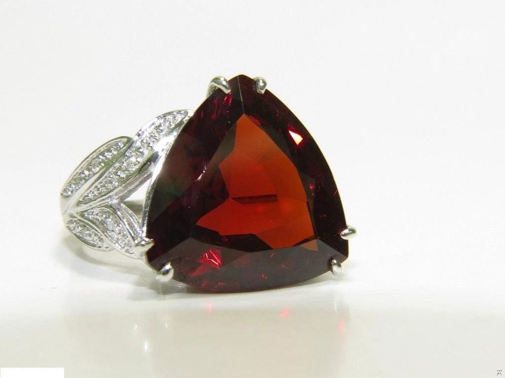 Triangular-Cut Garnet Ring with Natural Diamonds 14kt** - 10