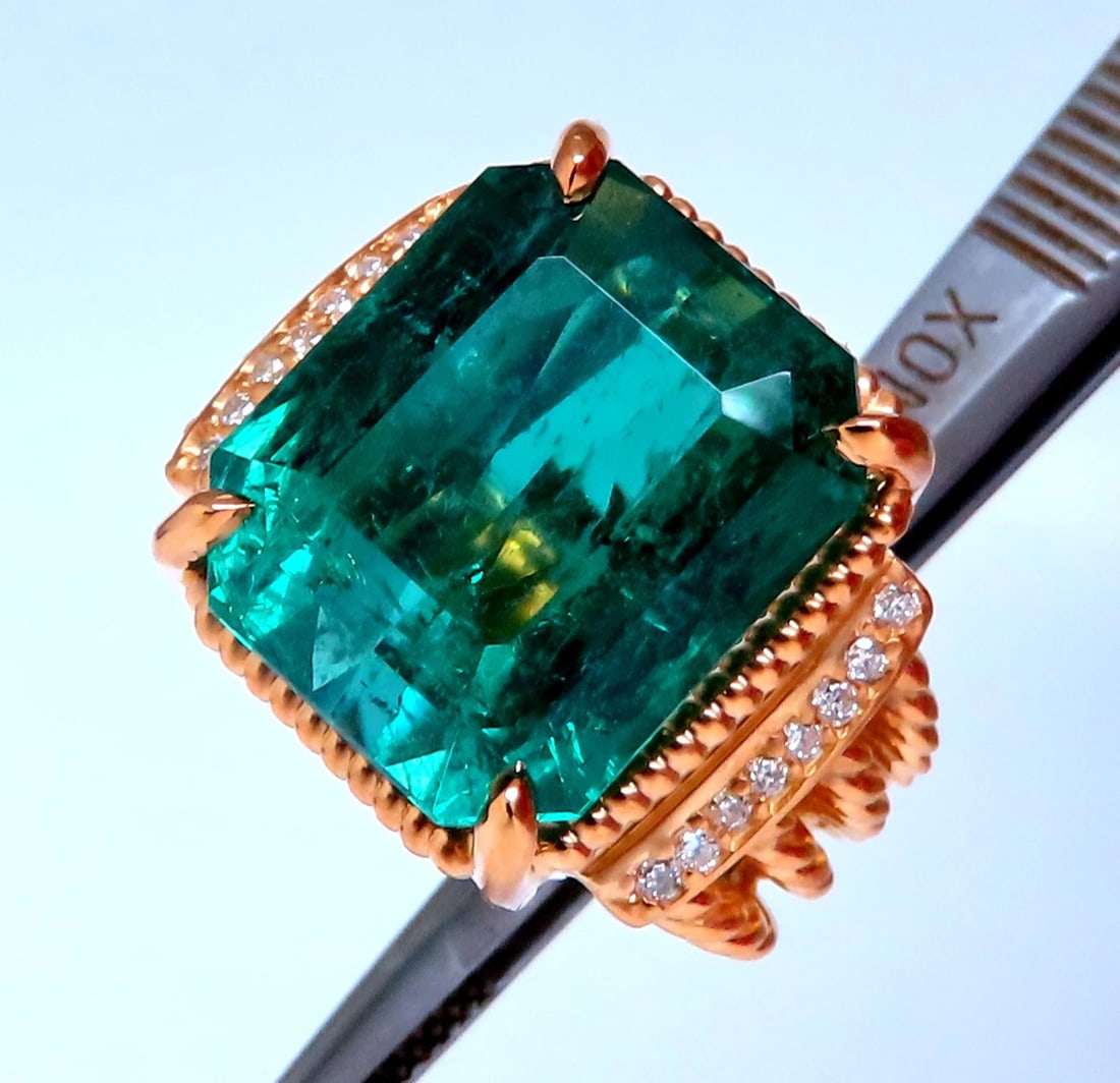 GIA Certified 12.70ct Natural Emerald Diamonds Ring 18kt 44214** - 5