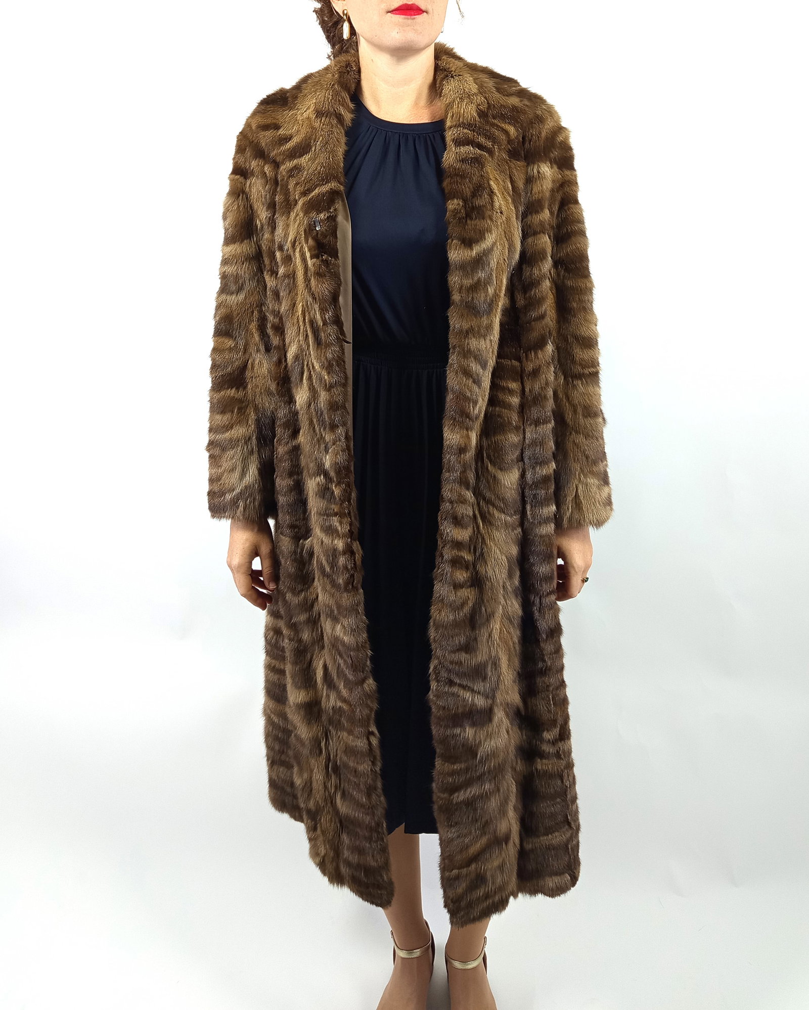 SABLE FUR COAT EU: L; US: 16 - 2
