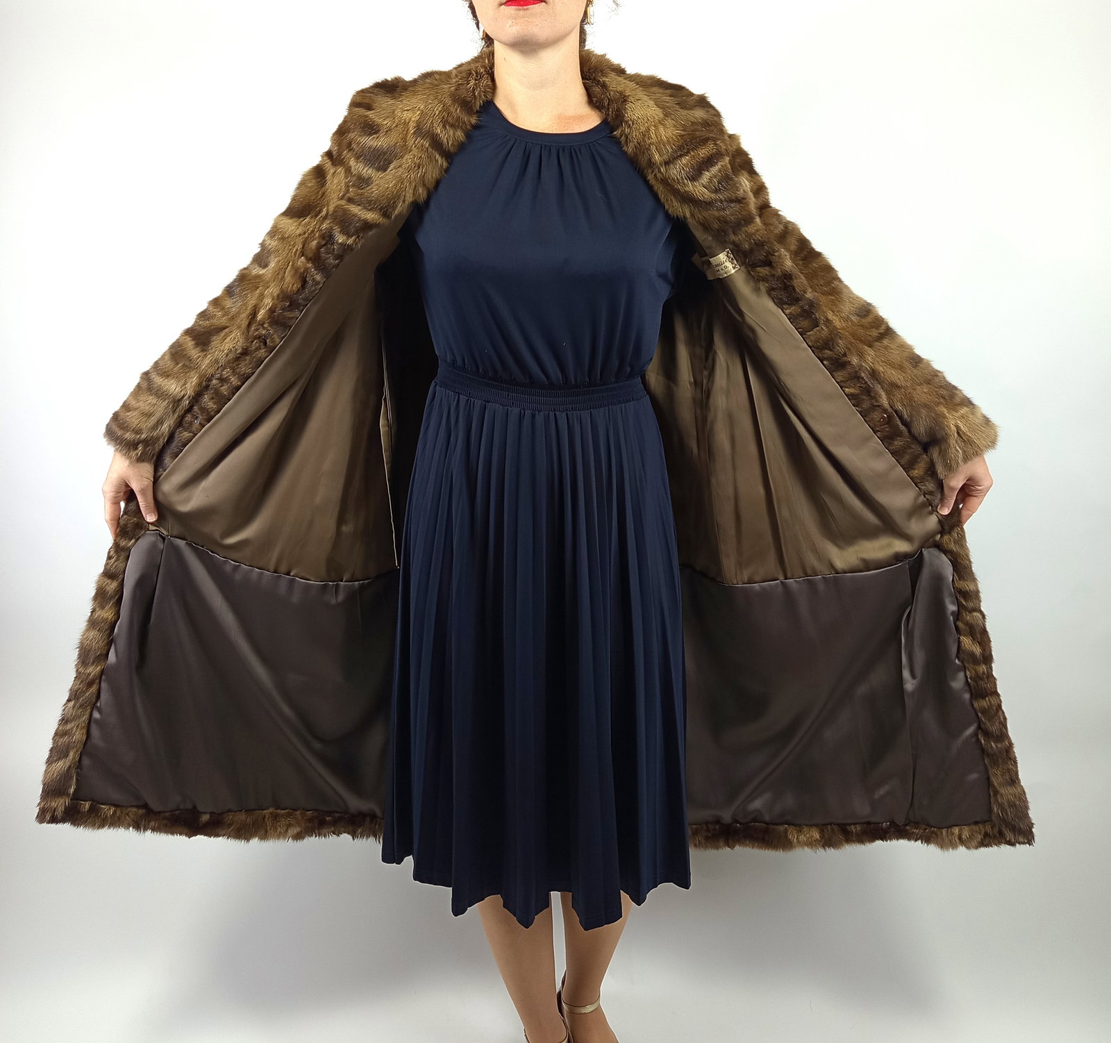 SABLE FUR COAT EU: L; US: 16 - 8