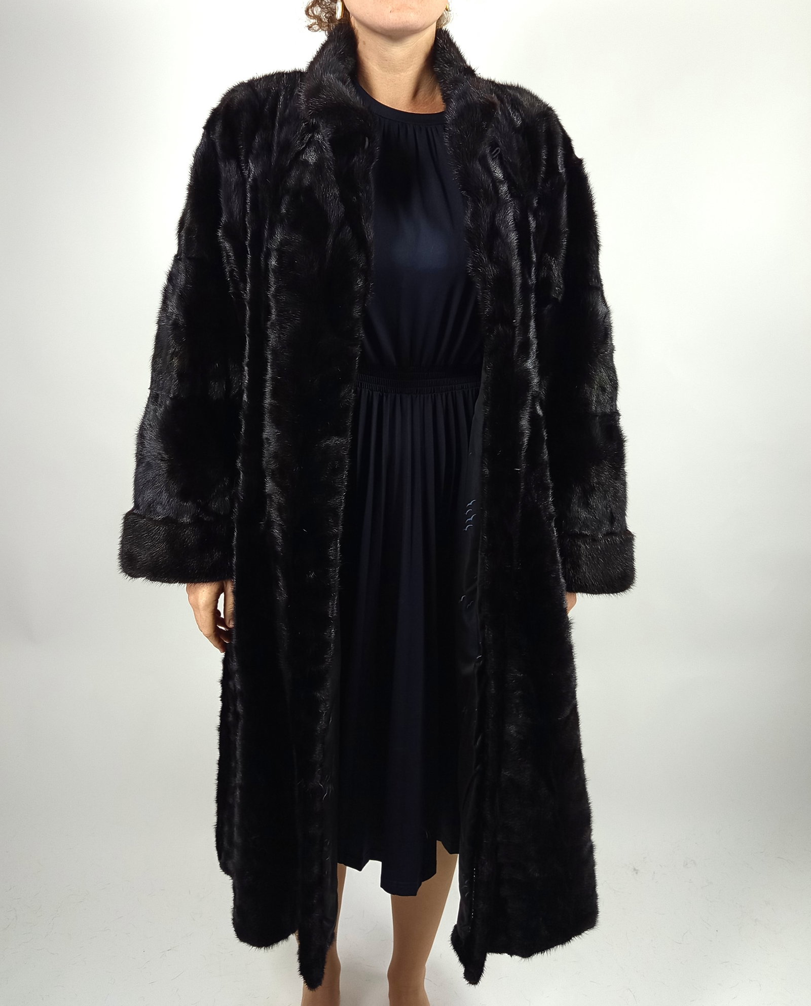 BLACK MINK FUR COAT EU: XL ; US: 24 - 7
