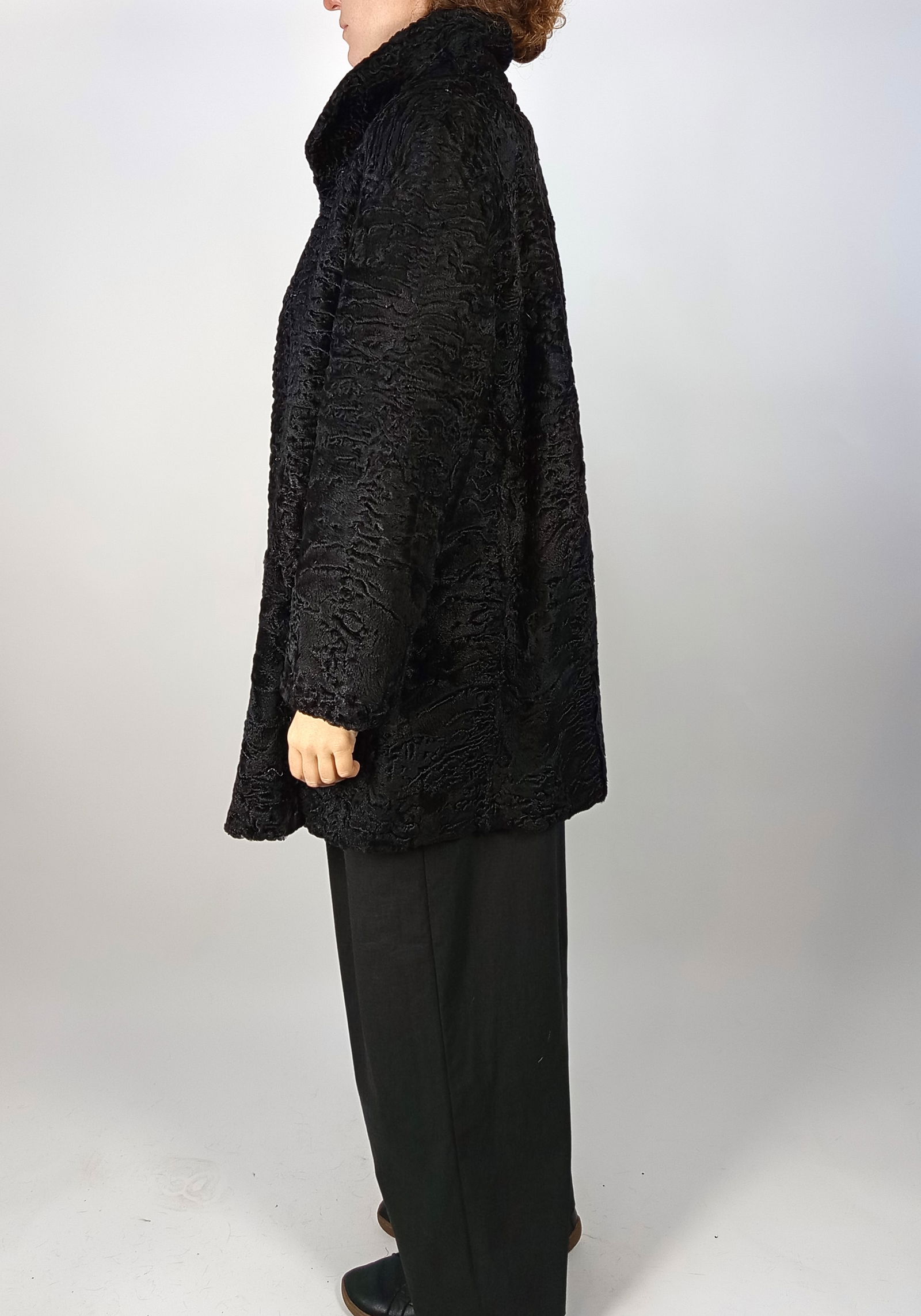 BLACK KARABUL FUR COAT EU: XL - US:20 - 7