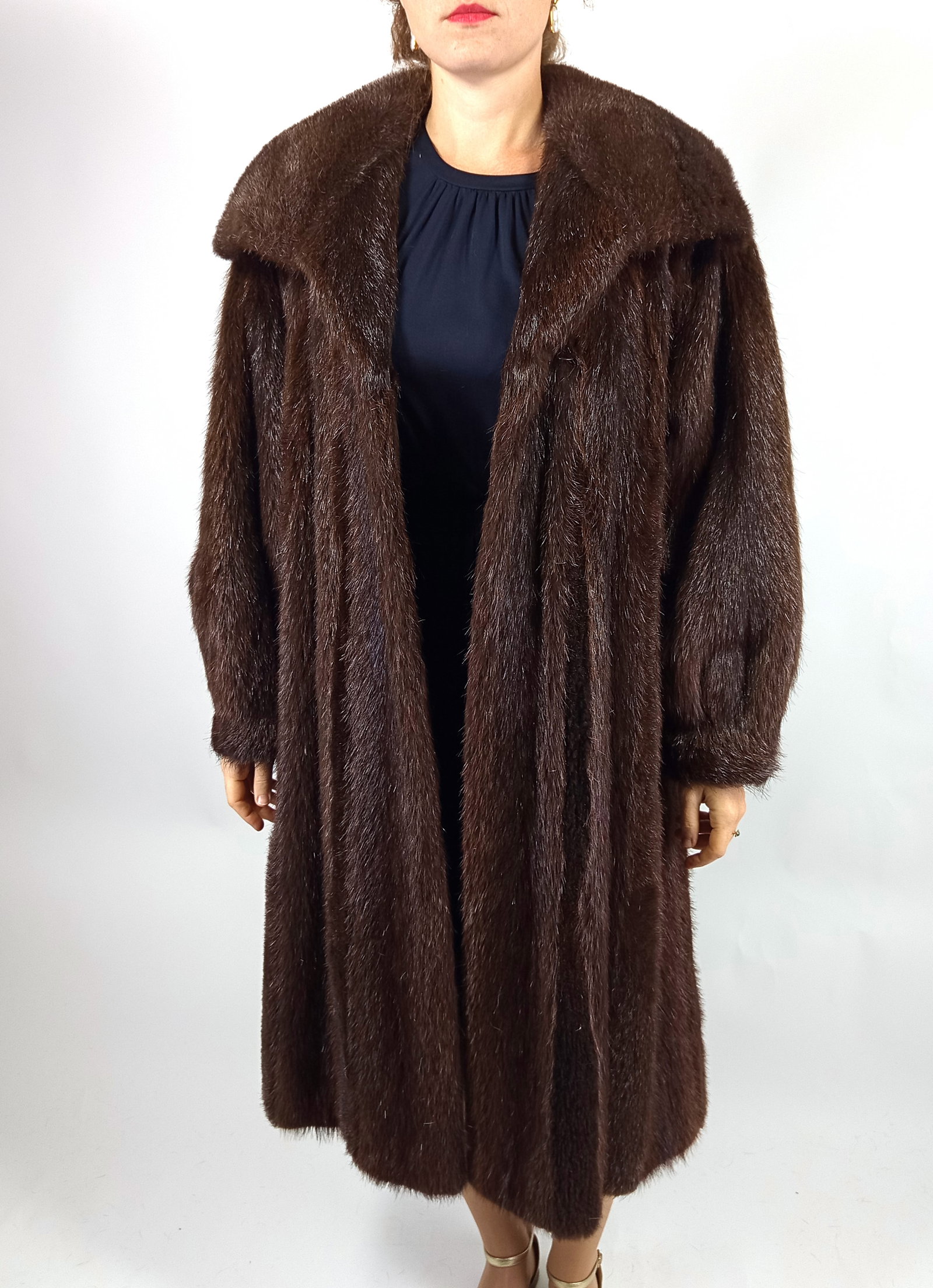 SHEARED NUTRIA FUR COAT EU: XL ; US: 20 - 4