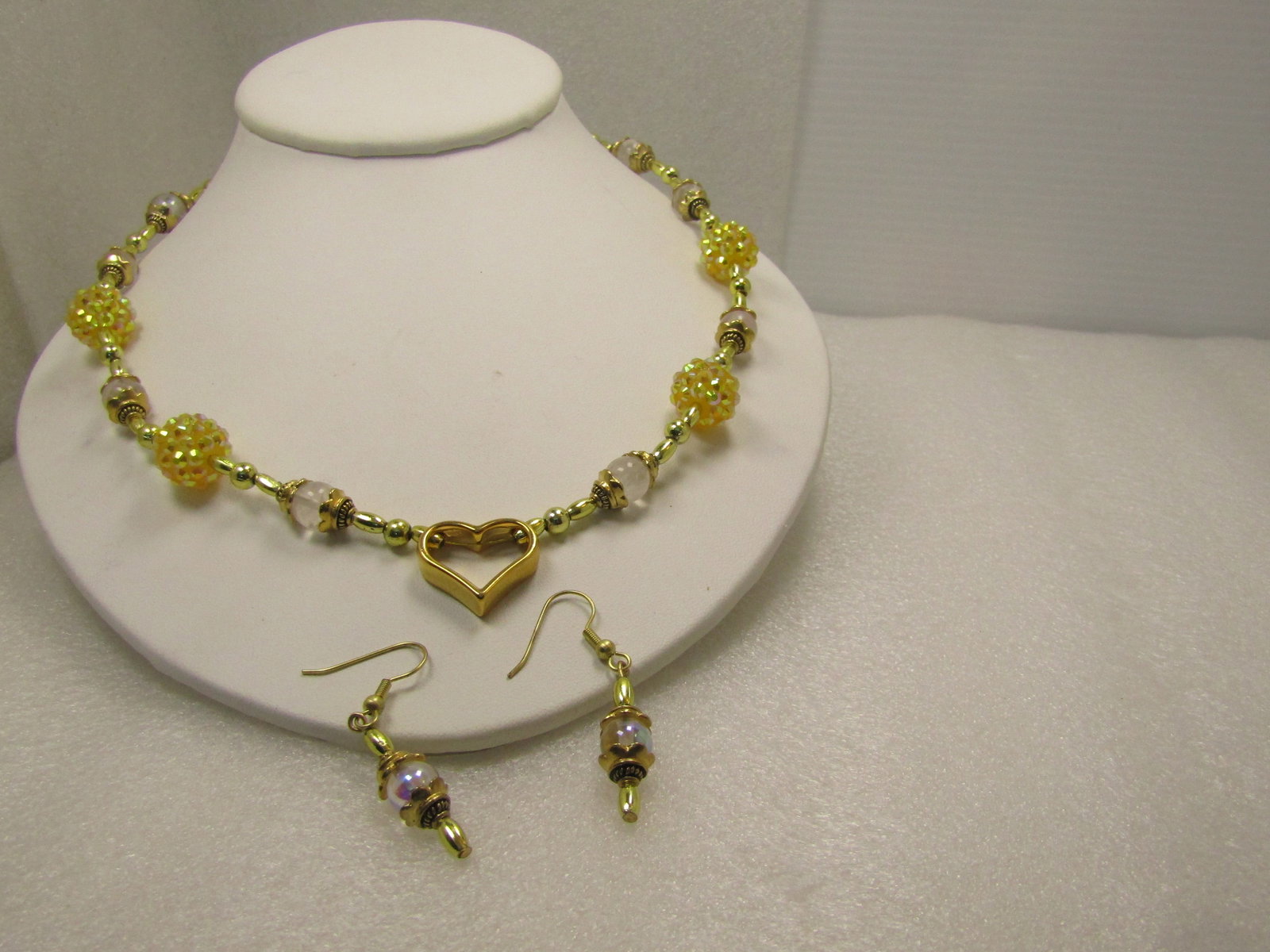 Vintage White Glass & Yellow AB Rasperry Beaded Necklace/Earrings Set, Heart Pendant 1980's - 6