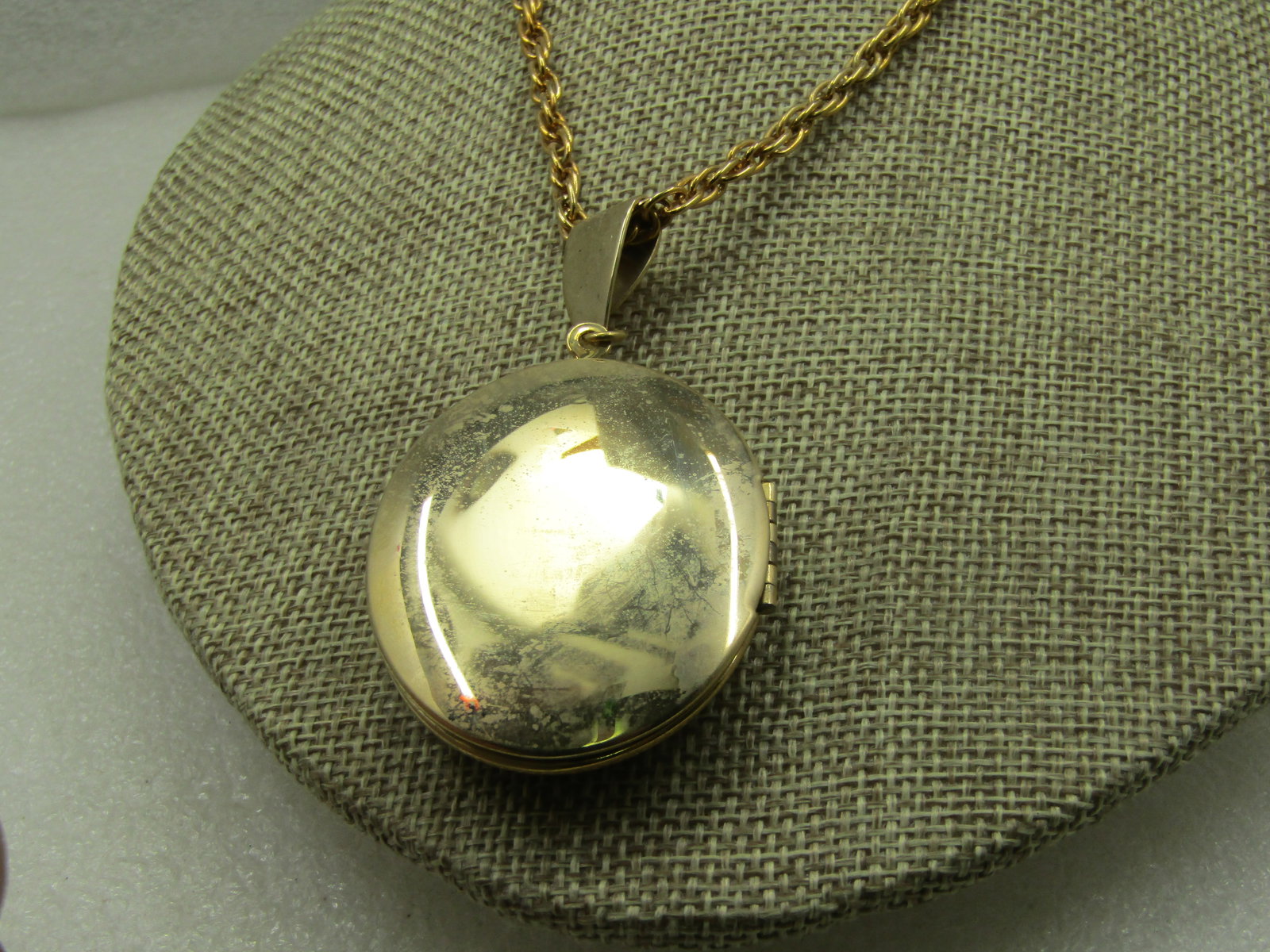 Vintage Cameo Style Photo Locket Necklace, 24" Chain, 4mm - 6