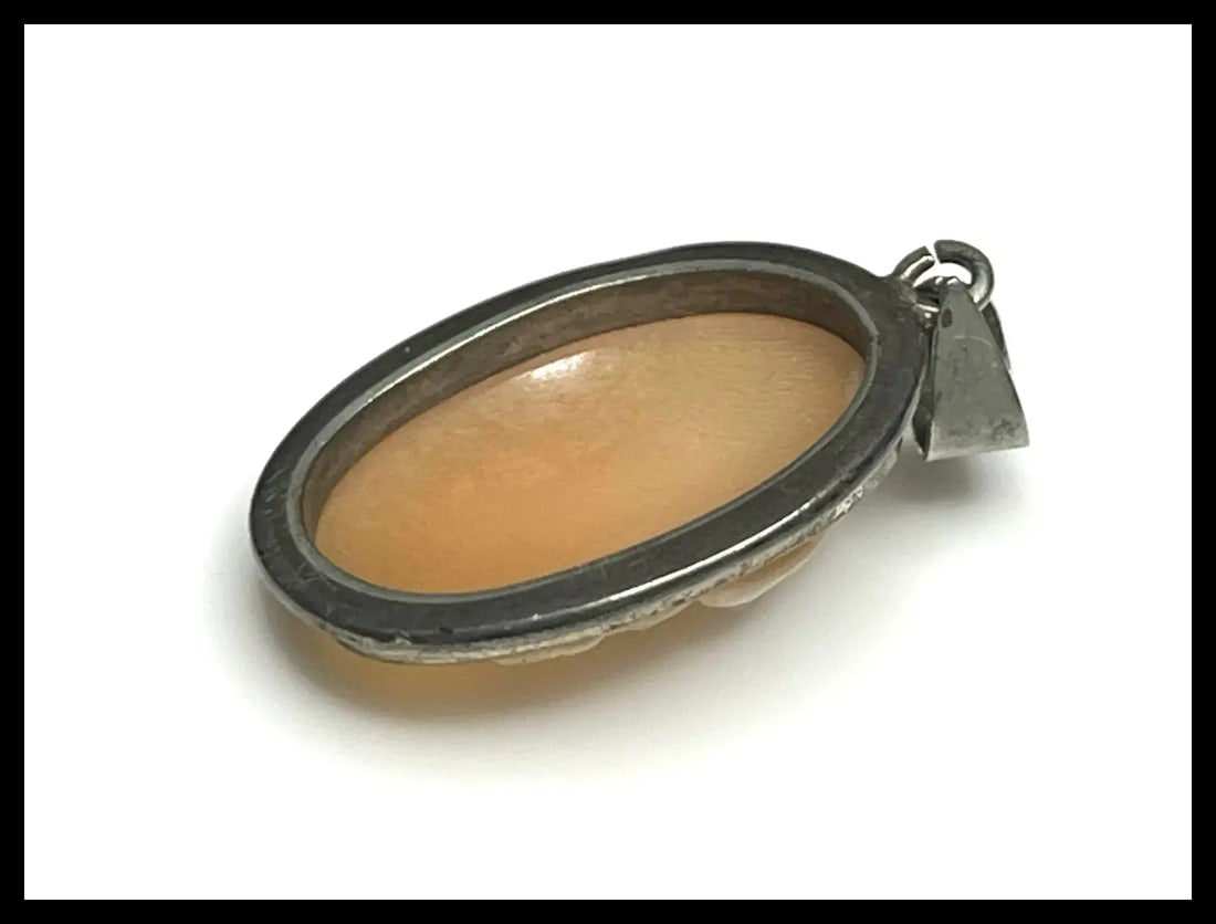 Vintage 800 Silver Shell Cameo Flower Pendant - 6