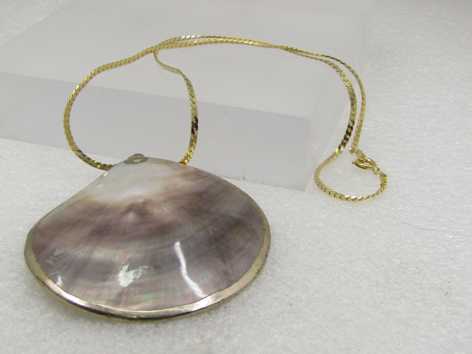 Vintage Large Shell Necklace 16" Herringbone Chain - 6