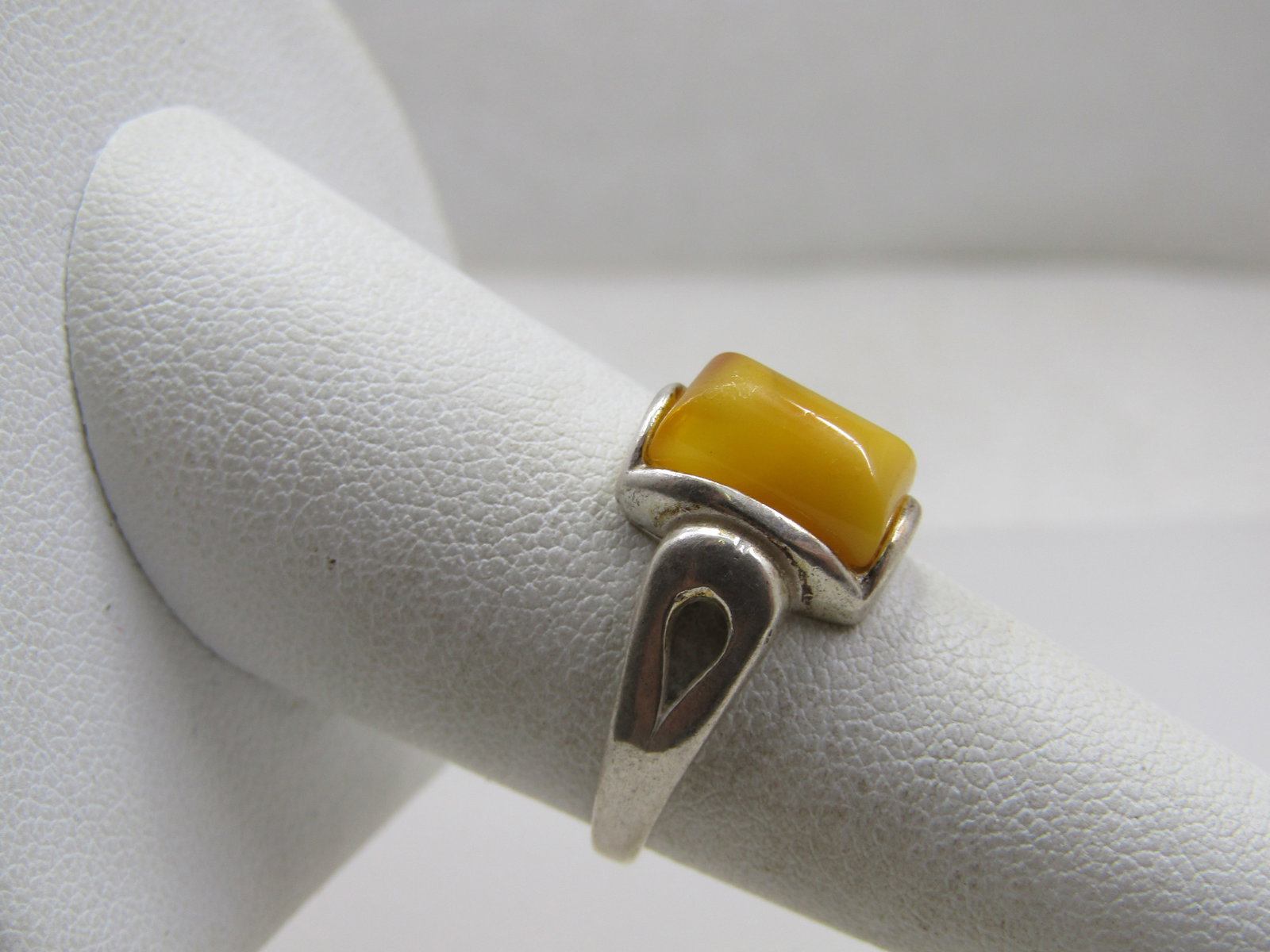 Vintage Yellow Stone Ring, Sz 7.5, Silver Tone - 2