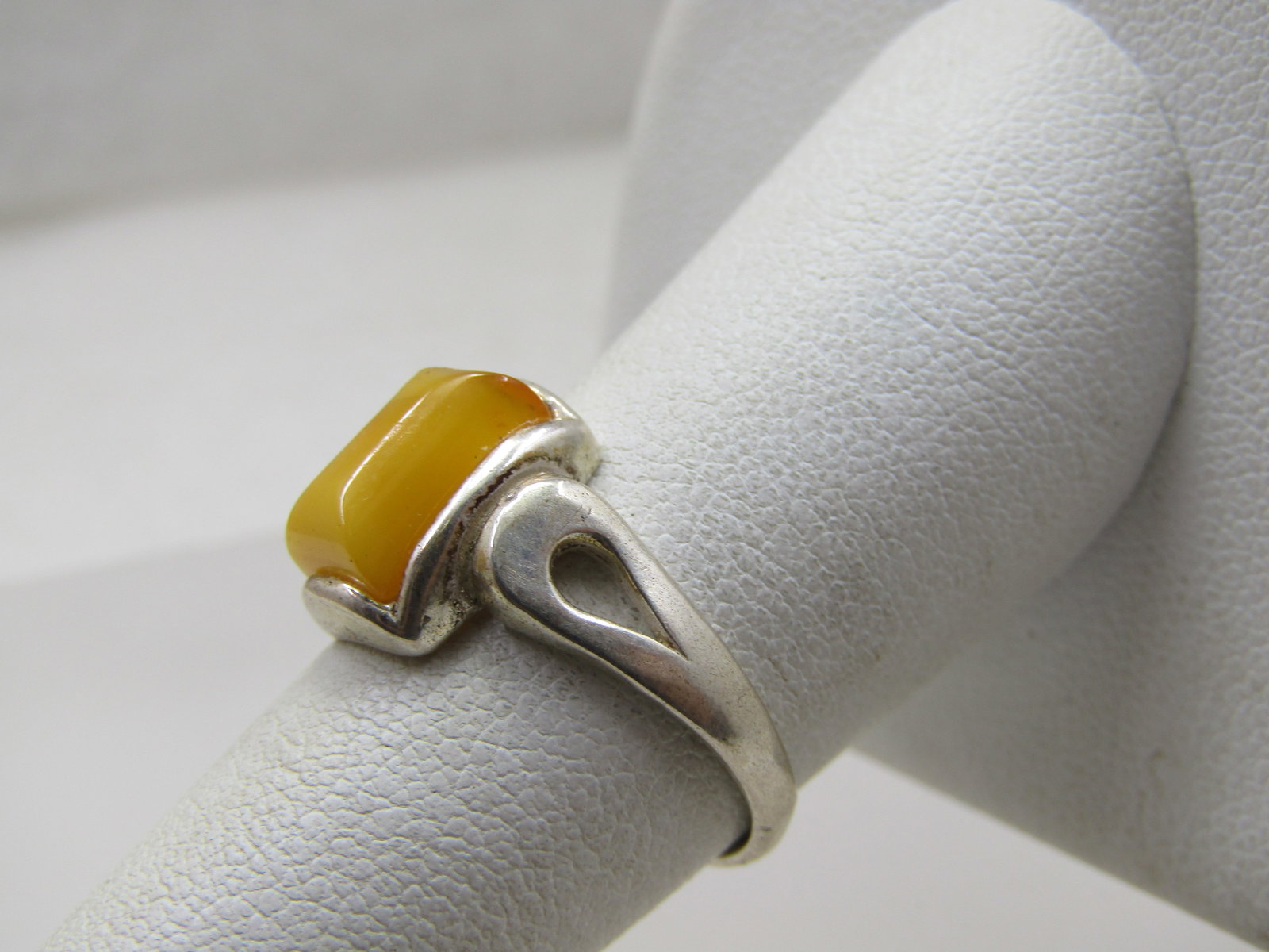 Vintage Yellow Stone Ring, Sz 7.5, Silver Tone - 3