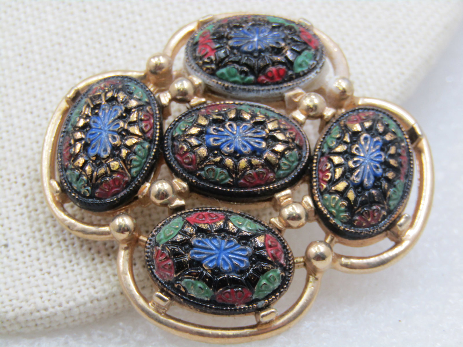 Vintage Floral Pressed Cameo Style Sarah Coventry Brooch, 1960's-1970's - 4