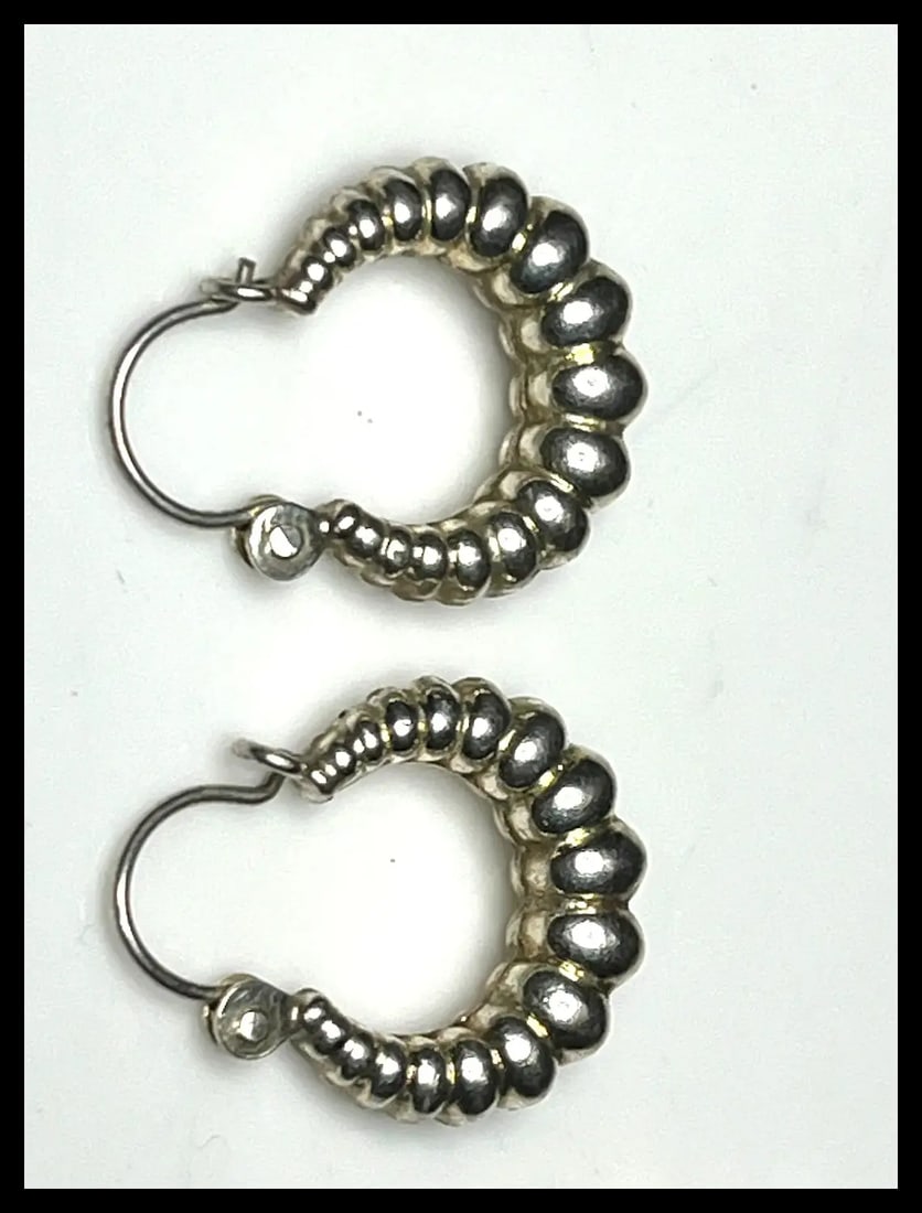 Vintage Sterling Silver Shrimp Hoop Earrings - 4