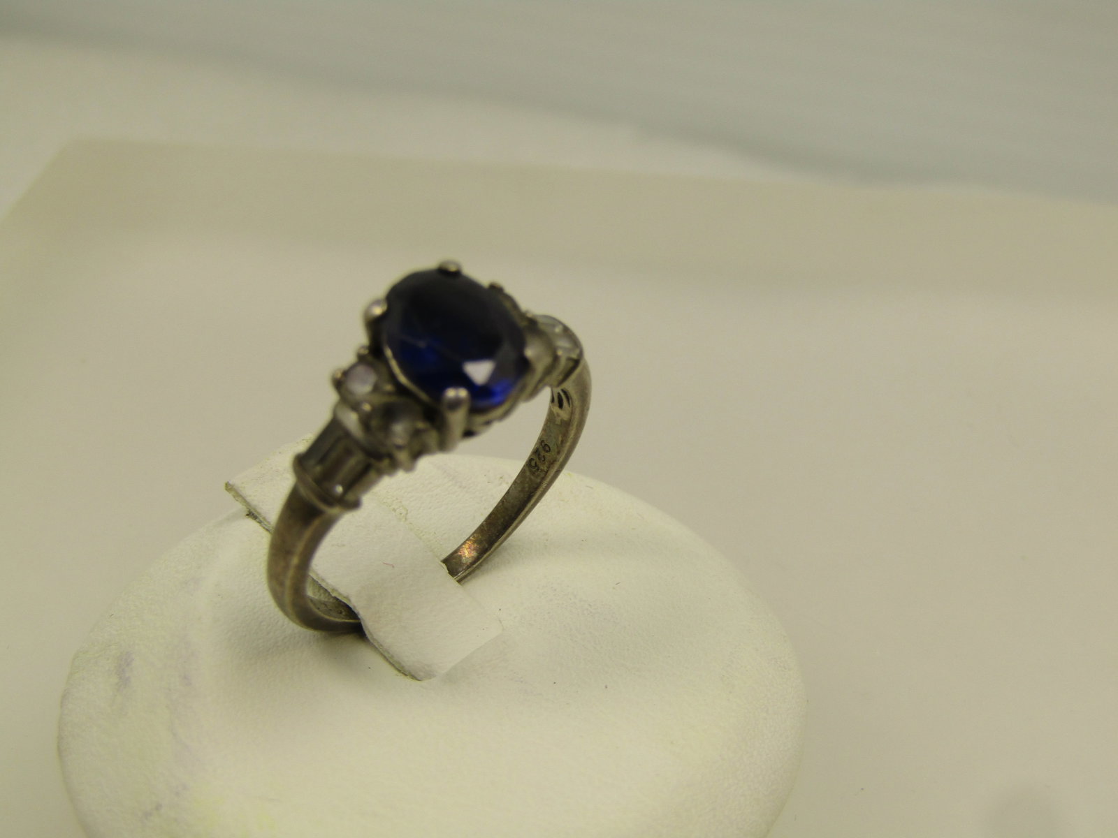 Vintage Sterling Lab Blue Sapphire Ring, White Topaz Stones, Sz. 7, 1970's-1980's: Vintage Sterling Lab Blue Sapphire Ring, White Topaz Stones, Sz. 7, 1970's-1980's. The blue sapphire is lab grown (not glass but made with the same properites that a natural stone has - just grown und