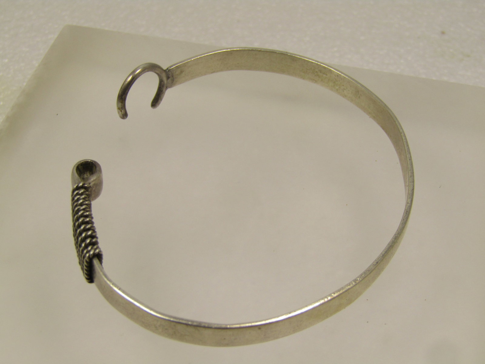 Vintage Sterling Wrapped Top Hook Bangle Bracelet, Unisex, 7". 1960'-1970's - 5