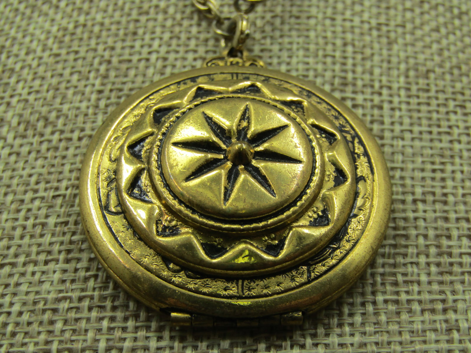 Vintage Locket Neckace, 24" Chain, 1960's-1970's - 3