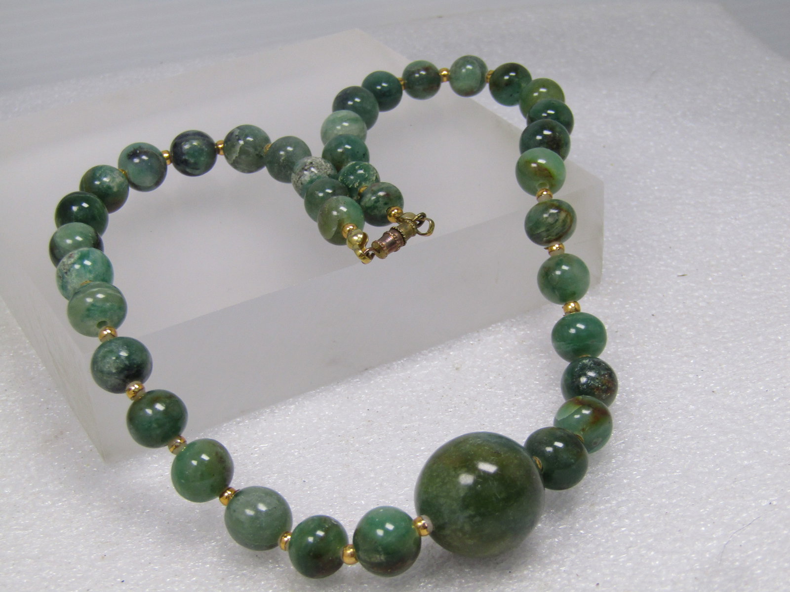 Vintage Green Agate Beaded Necklace, 10.5mm and 18mm Beads, 18", 1970's-1980's - 2